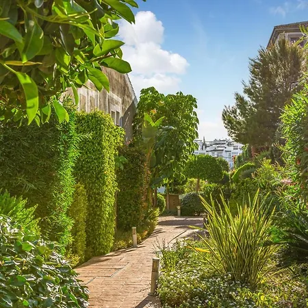 2 Bedroom Beautiful In דירה